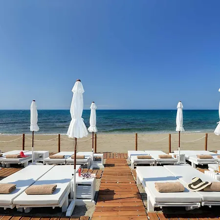 Отель El Fuerte Марбелья